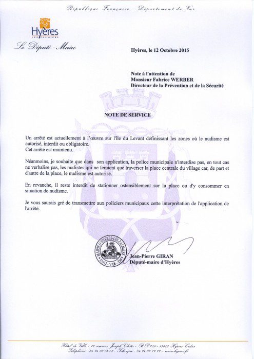 Lire la suite à propos de l’article On peut enfin être nu pour traverser la place du village au Levant !