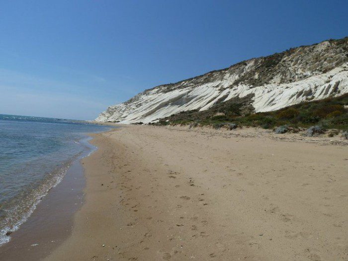 Lire la suite à propos de l’article Dossier Italie – la plage de Torre Salsa