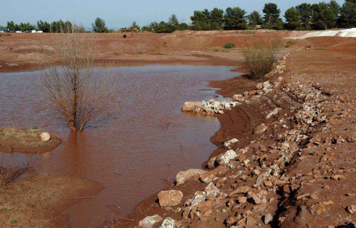 2048x1536-fit_site-mangegarri-gardanne-o-residus-bauxite-stockes-sous-forme-solide-alteo-8-octobre-2010