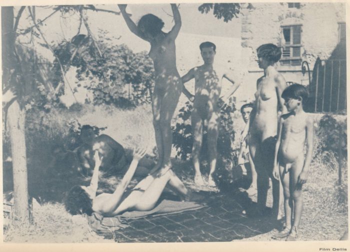 Lire la suite à propos de l’article Les bienfaits du naturisme sur la santé (Frioul, Marseille, 1930)