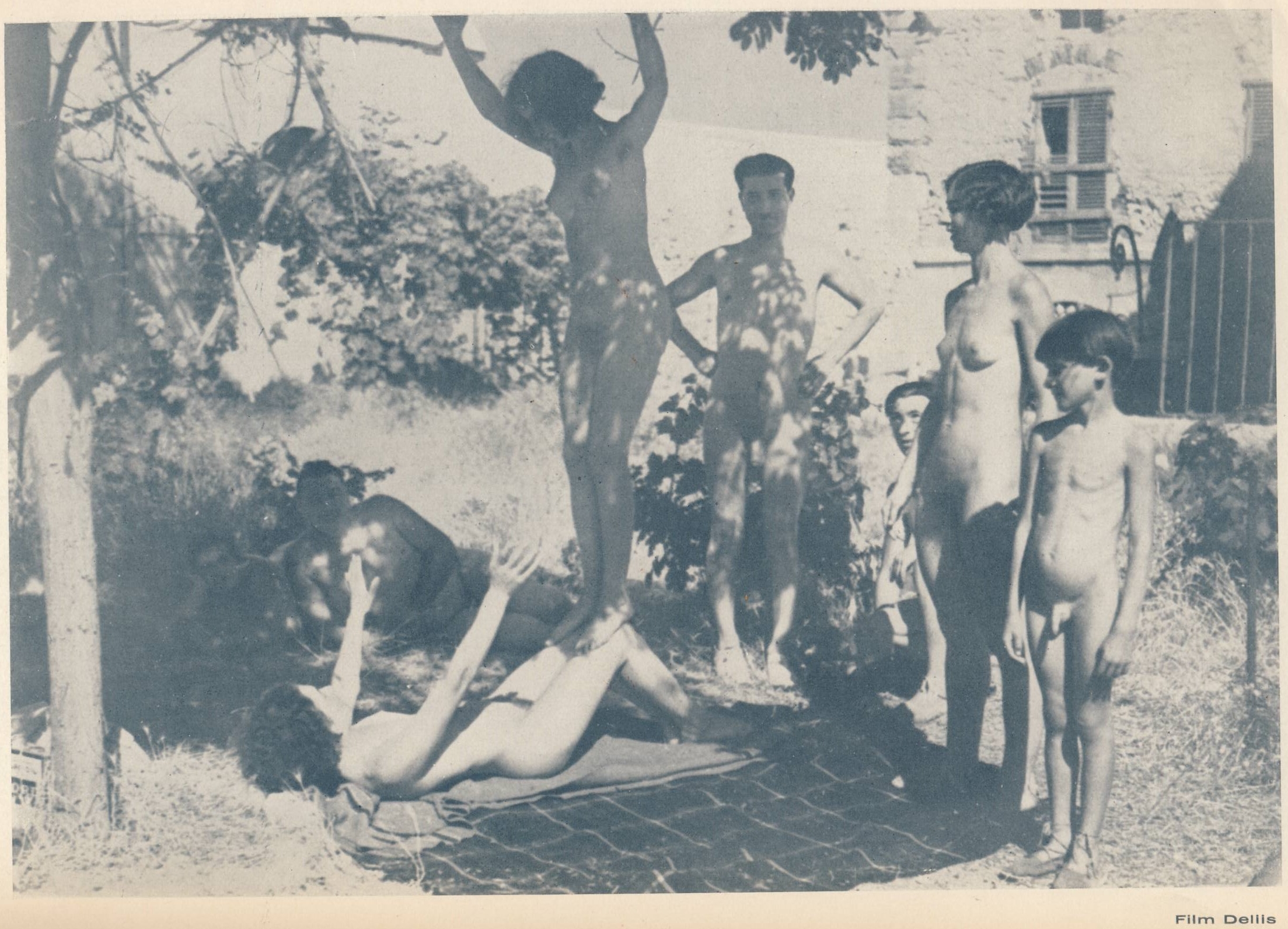 You are currently viewing Les bienfaits du naturisme sur la santé (Frioul, Marseille, 1930)